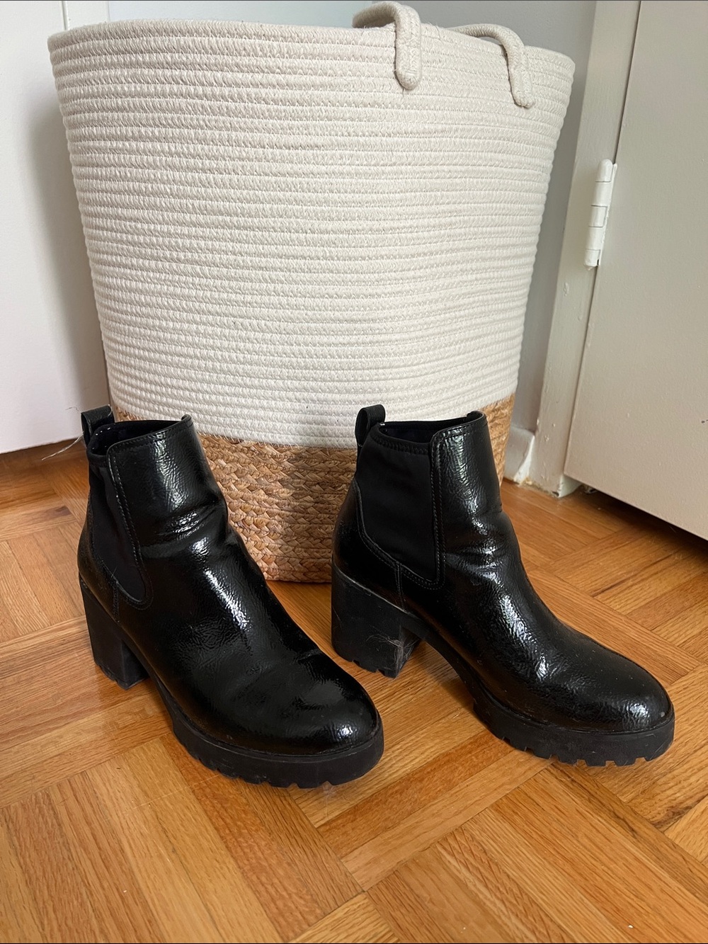 Aldo Black Glossy Chunky Heel Ankle Boots - Picture 3 of 4